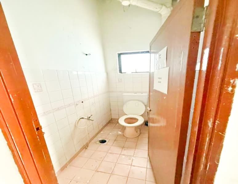 Shop for Rent in Shah Alam (Selangor) - KC Ng - Bathroom - PropertyGuru.com.my
