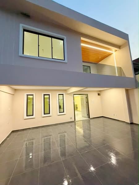 Rumah Teres 2-Tingkat untuk Dijual di Taman Pelangi (Johor Bahru) - Bess Wong - PropertyGuru.com.my