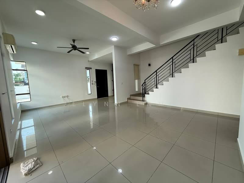 Kediaman Servis untuk Dijual di Imperia - Elynn Lam - Living Room - PropertyGuru.com.my