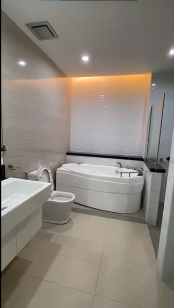 Rumah Berkembar untuk Dijual di Bandar Nusaputra (Puchong) - Jason Ng - Bathroom - PropertyGuru.com.my