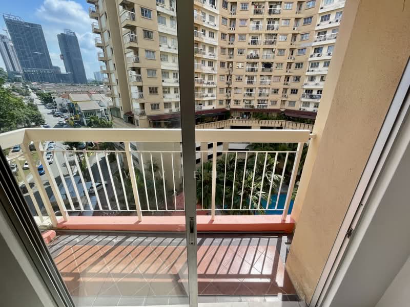 Kondominium untuk Dijual di Endah Puri - Vivien Ng - Balcony - PropertyGuru.com.my