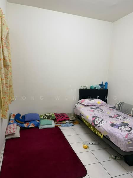 Pangsapuri untuk Dijual di Merdeka Villa - Wong Wen Heng - Bedroom - PropertyGuru.com.my