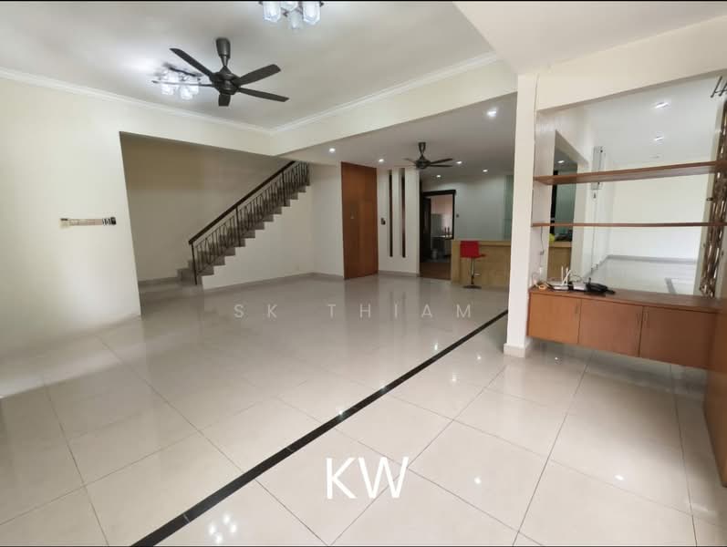 Rumah Teres untuk Disewa di Kota Kemuning (Shah Alam) - SK Thiam - Living Room - PropertyGuru.com.my
