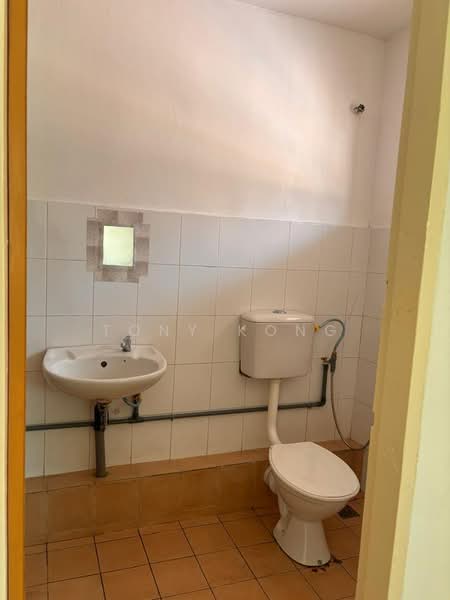Rumah Bandar untuk Dijual di Penampang (Sabah) - Tony Kong - Bathroom - PropertyGuru.com.my