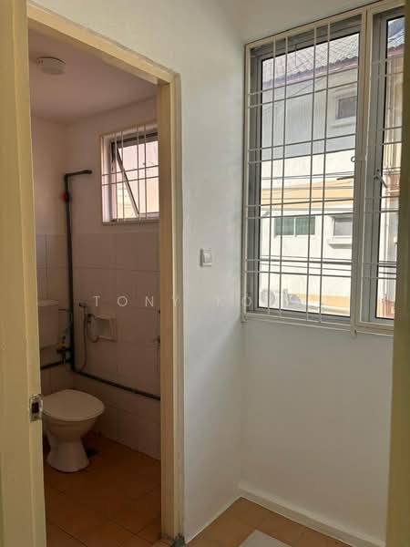 Rumah Bandar untuk Dijual di Penampang (Sabah) - Tony Kong - Bathroom - PropertyGuru.com.my