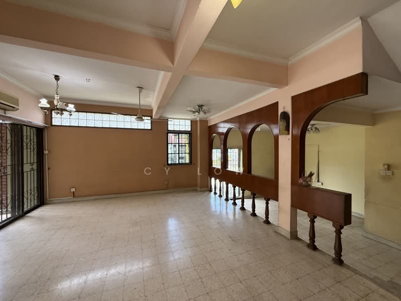 2-storey Terraced House for Sale in Taman Desa (Kuala Lumpur) - CY Low - Living Room - PropertyGuru.com.my
