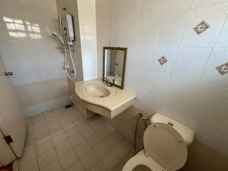 Rumah Bandar untuk Dijual di Petaling Jaya (Selangor) - Yeevy Lee - Bathroom - PropertyGuru.com.my