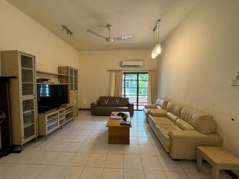 Rumah Bandar untuk Dijual di Petaling Jaya (Selangor) - Yeevy Lee - Living Room - PropertyGuru.com.my