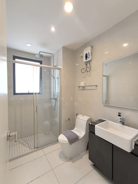 Kondominium untuk Disewa di Bay Laurel @ Country Garden Danga Bay - Wyatt Chan Shoou Tyn - Bathroom - PropertyGuru.com.my