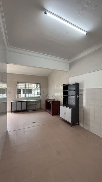 2-storey Terraced House for Rent in Taman Molek (Johor Bahru) - Nikko Soh - Kitchen - PropertyGuru.com.my