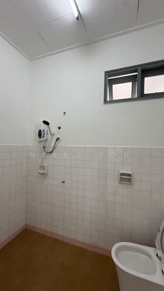 2-storey Terraced House for Rent in Taman Molek (Johor Bahru) - Nikko Soh - Bathroom - PropertyGuru.com.my