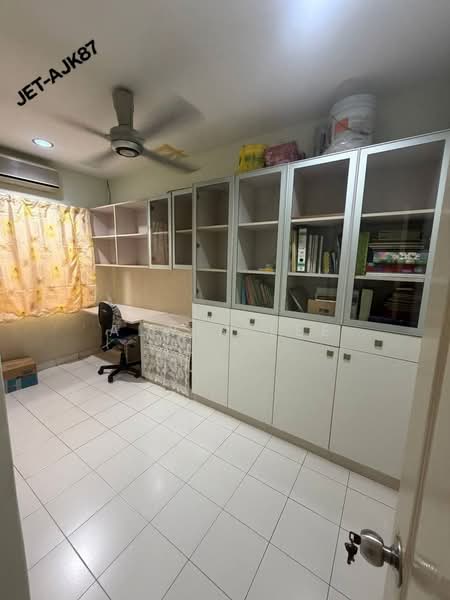 Rumah Teres 2-Tingkat untuk Dijual di Klang (Selangor) - Alwin Lee - Study - PropertyGuru.com.my