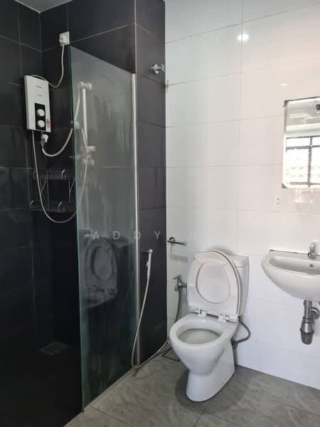 Service Residence for Sale at Paramount Utropolis - Addy Ng - Bathroom - PropertyGuru.com.my