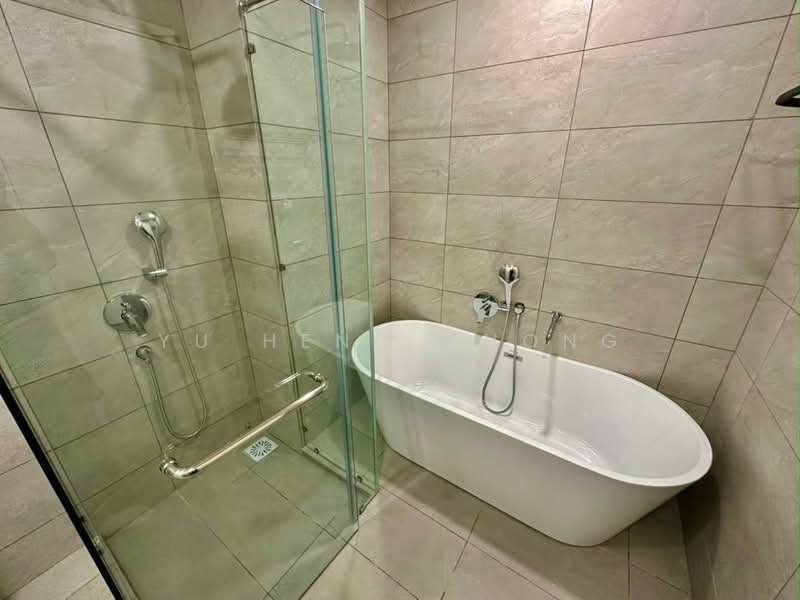 Service Residence for Rent at Dorsett Waterfront Subang - Yu Heng Chong - Bathroom - PropertyGuru.com.my