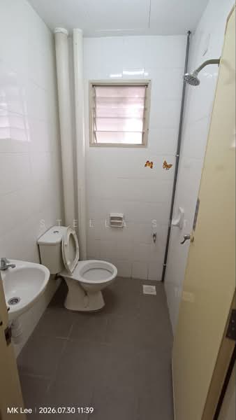 Pangsapuri untuk Disewa di Pangsapuri Akasia (Bandar Botanic) - Stella Sit - Bathroom - PropertyGuru.com.my