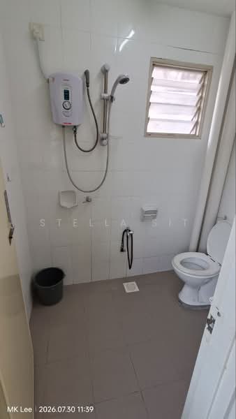 Pangsapuri untuk Disewa di Pangsapuri Akasia (Bandar Botanic) - Stella Sit - Bathroom - PropertyGuru.com.my