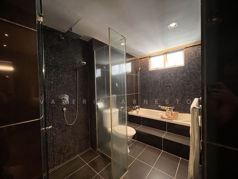 Condominium for Sale at Kiaramas Sutera - Valerie Arnesto - Master Bathroom - PropertyGuru.com.my