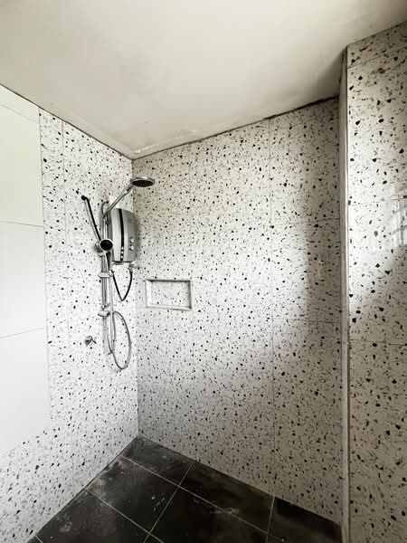 2-storey Terraced House for Rent in Rawang (Selangor) - Lau Ia Ein - Bathroom - PropertyGuru.com.my