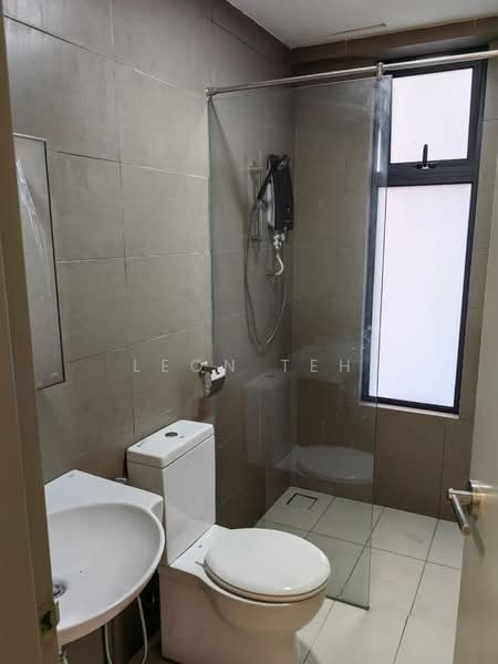 Kediaman Servis untuk Dijual di The Era @ Duta North - Leon Teh - Bathroom - PropertyGuru.com.my