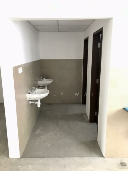 Retail Space for Sale in Johor Bahru (Johor) - Kelly Wai - Bathroom - PropertyGuru.com.my
