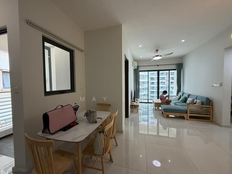Kondominium untuk Dijual di Amberside @ Country Garden Danga Bay - May Lee - Living Room - PropertyGuru.com.my