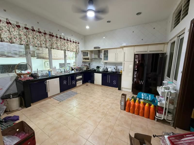 Bungalow House untuk Dijual di Taman Stulang Laut (Johor Bahru) - Carrien Siow - Kitchen - PropertyGuru.com.my