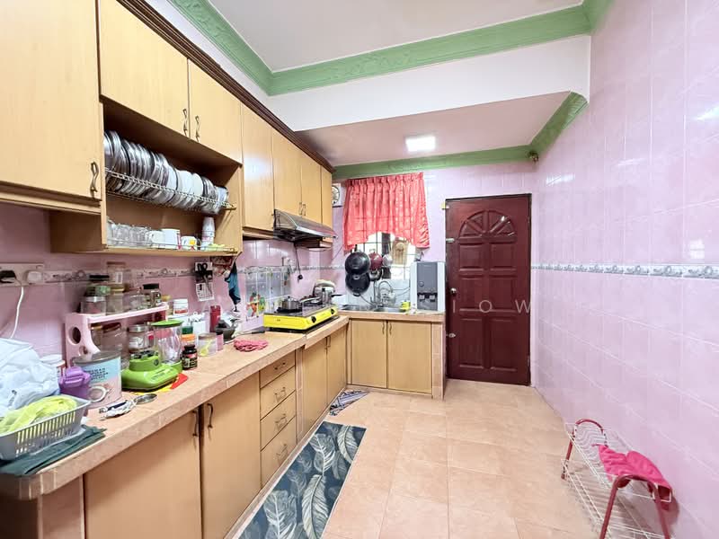 Rumah Teres untuk Dijual di Taman Rinting (Masai) - Carrien Siow - Kitchen - PropertyGuru.com.my