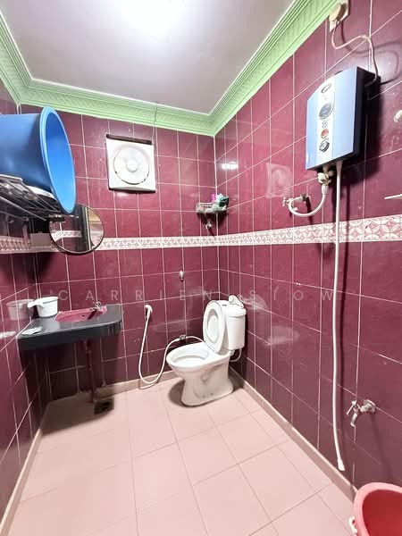 Rumah Teres untuk Dijual di Taman Rinting (Masai) - Carrien Siow - Bathroom - PropertyGuru.com.my