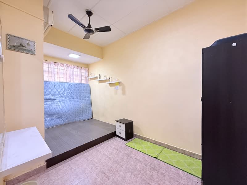 Rumah Teres untuk Dijual di Taman Rinting (Masai) - Carrien Siow - Bedroom - PropertyGuru.com.my
