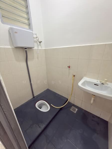 2-storey Terraced House for Sale in Taman Puteri Jaya (Batu Pahat) - Marcus Tey - Bathroom - PropertyGuru.com.my