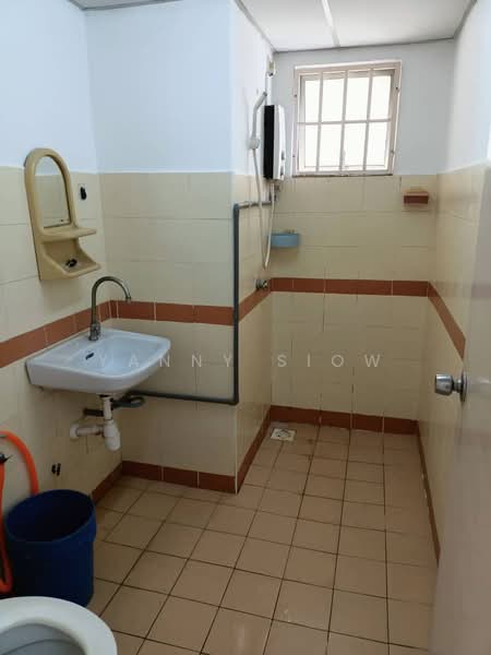 Kondominium untuk Dijual di Prima Setapak Condominium - Yanny Siow - Bathroom - PropertyGuru.com.my