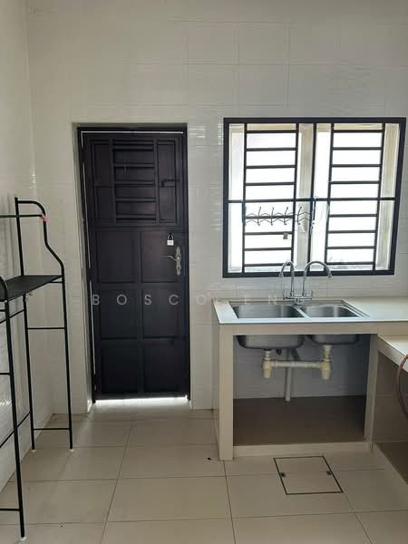 Rumah Teres 1.5-Tingkat untuk Dijual di Setia Eco Gardens (Gelang Patah) - Bosco Eng - Kitchen - PropertyGuru.com.my