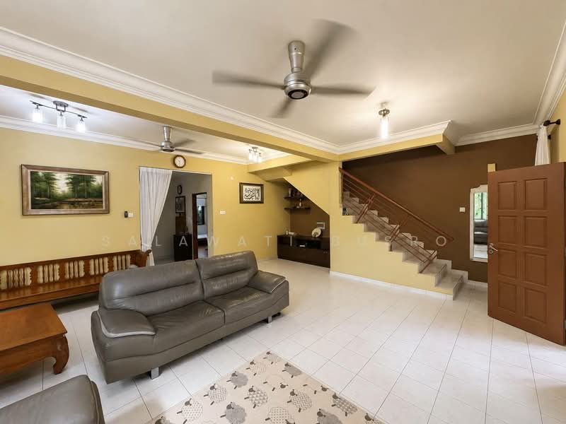 2-storey Terraced House for Sale in Bandar Baru Klang (Klang) - Salawati Busro - Living Room - PropertyGuru.com.my