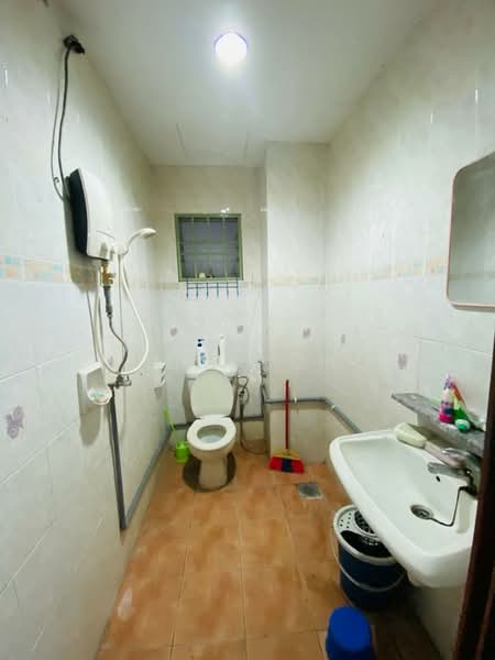 Condominium for Sale at Ridzuan Condominium - Leo Koh - Bathroom - PropertyGuru.com.my