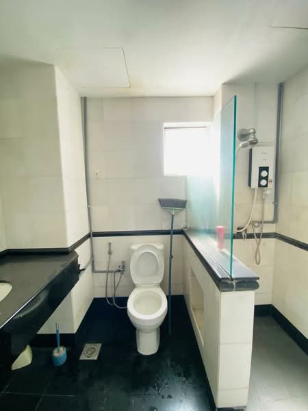 Condominium for Sale at Ridzuan Condominium - Leo Koh - Bathroom - PropertyGuru.com.my