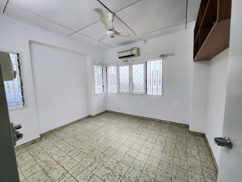 Semi-Detached House for Sale in Taman Pelangi (Johor Bahru) - Carrien Siow - Interior - PropertyGuru.com.my