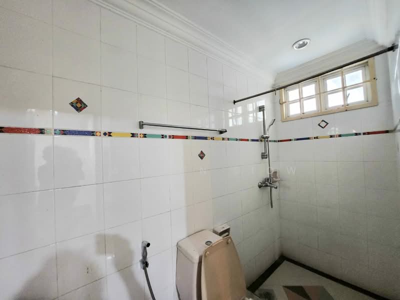Semi-Detached House for Sale in Taman Pelangi (Johor Bahru) - Carrien Siow - Bathroom - PropertyGuru.com.my