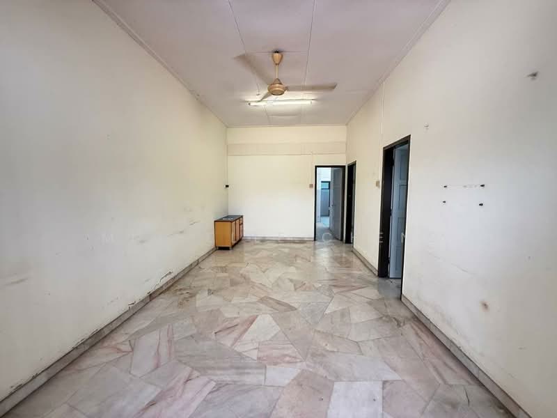 1-storey Terraced House for Sale in Taman Canning (Ipoh) - Michelle Cheng - Living Room - PropertyGuru.com.my