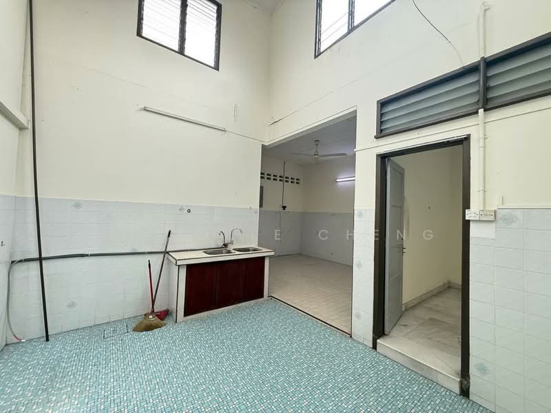 1-storey Terraced House for Sale in Taman Canning (Ipoh) - Michelle Cheng - Kitchen - PropertyGuru.com.my