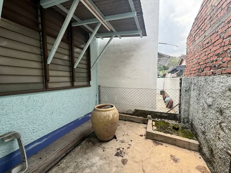 1-storey Terraced House for Sale in Taman Canning (Ipoh) - Michelle Cheng - Exterior - PropertyGuru.com.my
