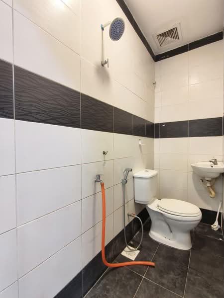 Rumah Teres 1-Tingkat untuk Dijual di Taman Johor Jaya (Johor Bahru) - Carson . - Bathroom - PropertyGuru.com.my