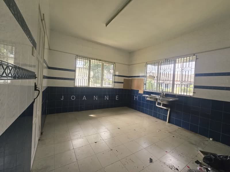 Rumah Teres 2-Tingkat untuk Dijual di Kampung Lapan (Melaka City) - Joanne How - Kitchen - PropertyGuru.com.my