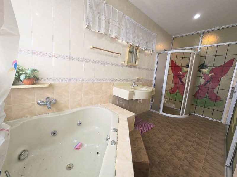 Rumah Teres 2-Tingkat untuk Dijual di Kampung Lapan (Melaka City) - Joanne How - Bathroom - PropertyGuru.com.my