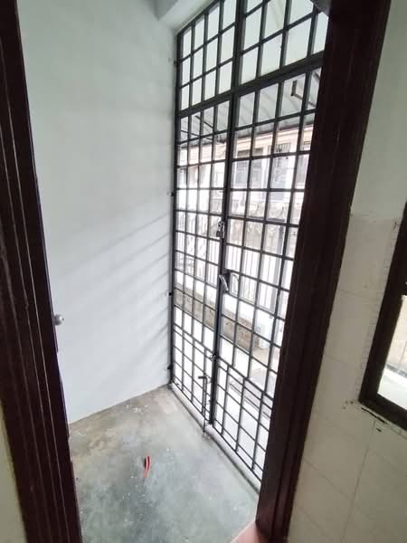 Rumah Teres 1-Tingkat untuk Dijual di Taman Rinting (Masai) - Larry Ng - PropertyGuru.com.my