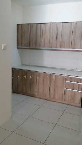 Kondominium untuk Dijual di Platinum Lake PV 20 - Yanny Siow - Kitchen - PropertyGuru.com.my