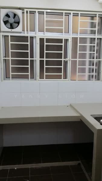 Kondominium untuk Dijual di Platinum Lake PV 20 - Yanny Siow - Kitchen - PropertyGuru.com.my