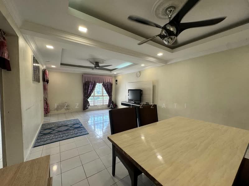 Apartment for Sale at Pangsapuri Mawar Sari - Izzaza Izzati - Living Room - PropertyGuru.com.my