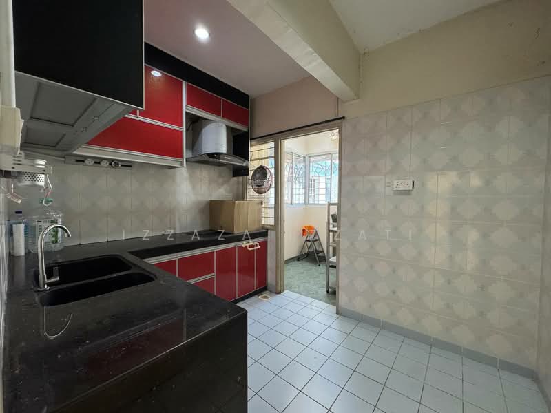 Apartment for Sale at Pangsapuri Mawar Sari - Izzaza Izzati - Kitchen - PropertyGuru.com.my