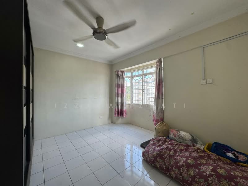 Apartment for Sale at Pangsapuri Mawar Sari - Izzaza Izzati - Bedroom - PropertyGuru.com.my