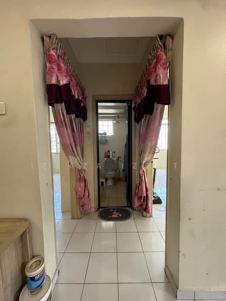 Apartment for Sale at Pangsapuri Mawar Sari - Izzaza Izzati - Bathroom - PropertyGuru.com.my
